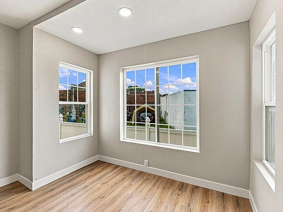 4th image of 1216 Longfellow Ave
