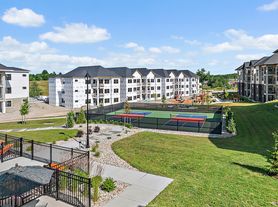 19Nineteen Promenade