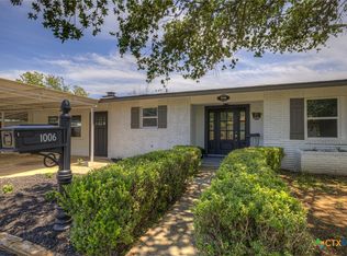 1006 Pecan St, Floresville, TX 78114