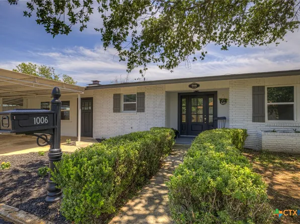 1006 Pecan St, Floresville, TX 78114