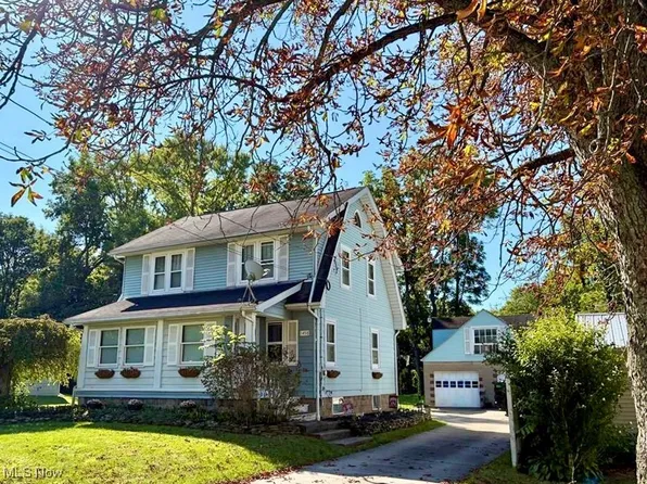 1458 Lincoln Ave, Mineral Ridge, OH 44440