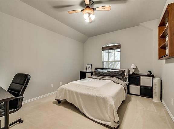4th image of 4000 Dawn Dr