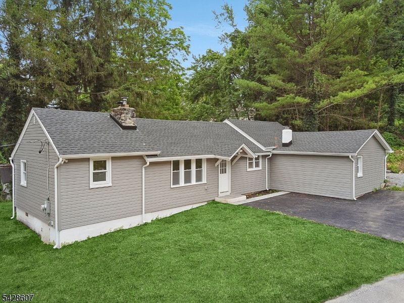 1st image of 223 Waconia Rd