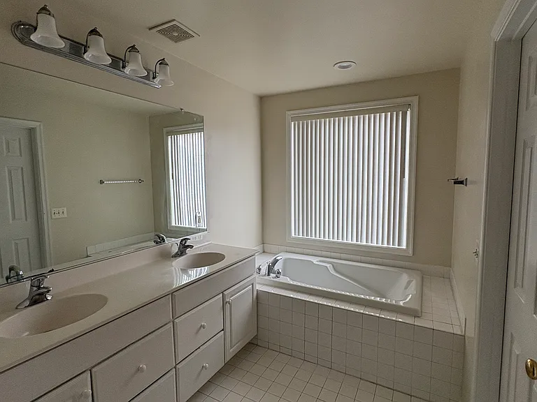 11430 Grandview Ave — Photo 15