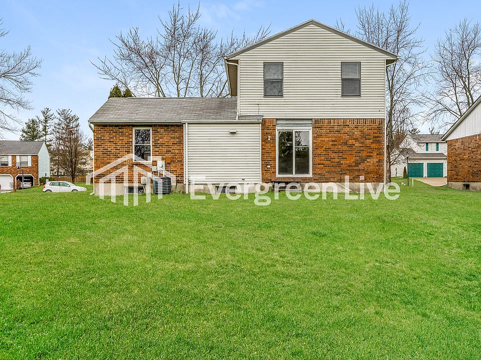 1285 Firethorne Dr