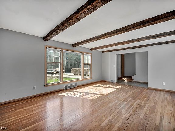5th image of 2463 Derbyshire Rd