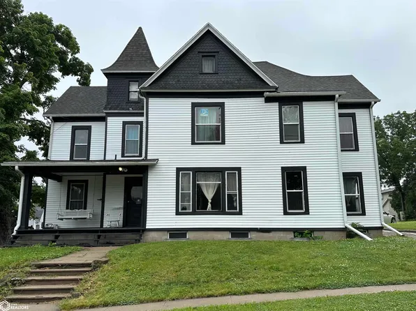 301 E 9th St, Tama, IA 52339