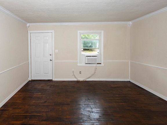 3rd image of 614 N H St