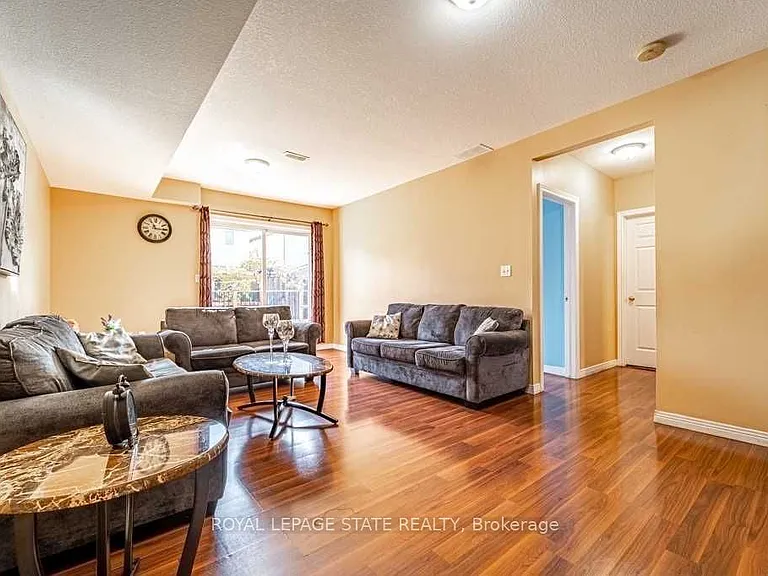 35 McKibbon Ave — Photo 7