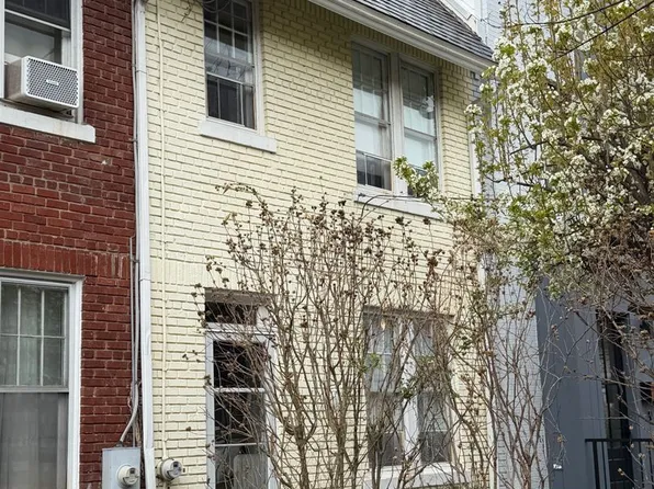 3552 T St NW, Washington, DC 20007