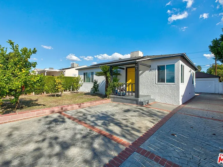6122 Satsuma Ave — Photo 2