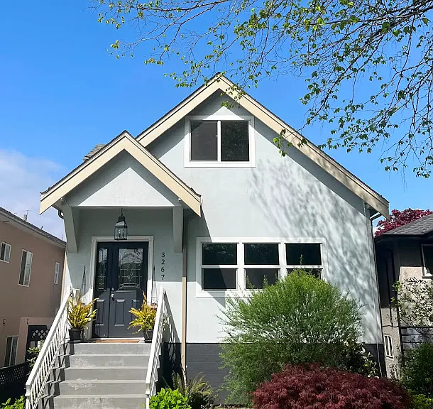 E 27th Ave — Photo 1