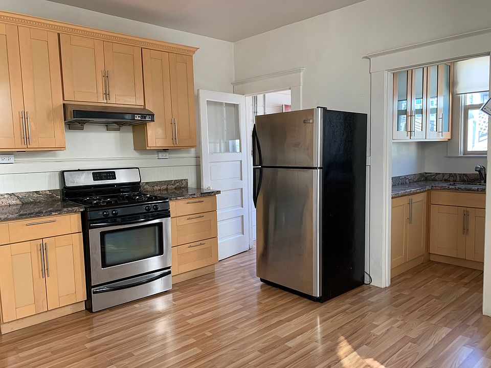 1st image of 1558 Howard St #B