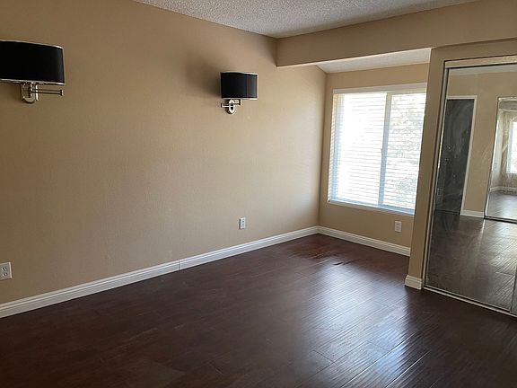4th image of 10476 Yosemite Dr