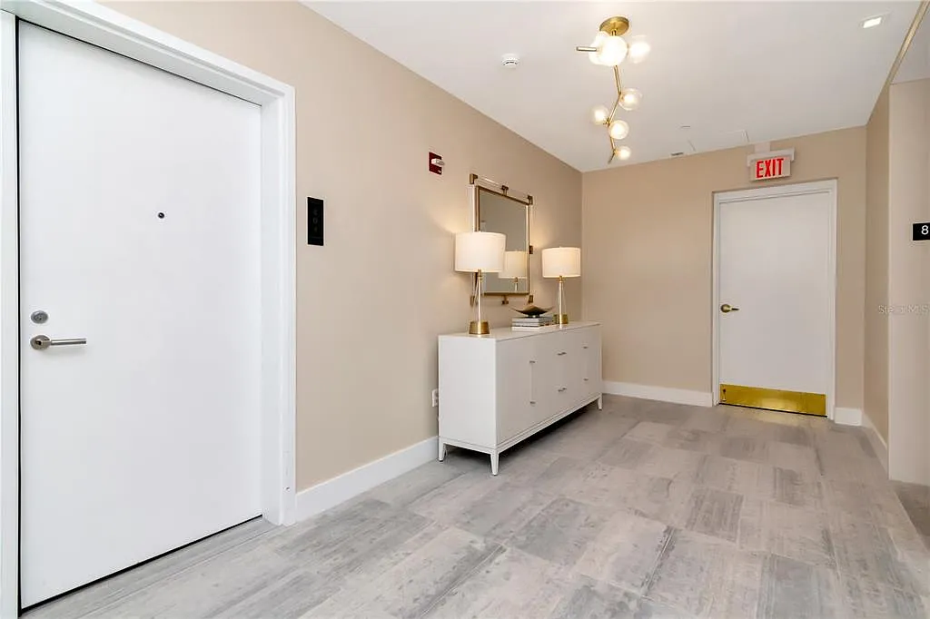 3 bed, 3.5 bath, 2940 sqft, $22,000 — Photo 2