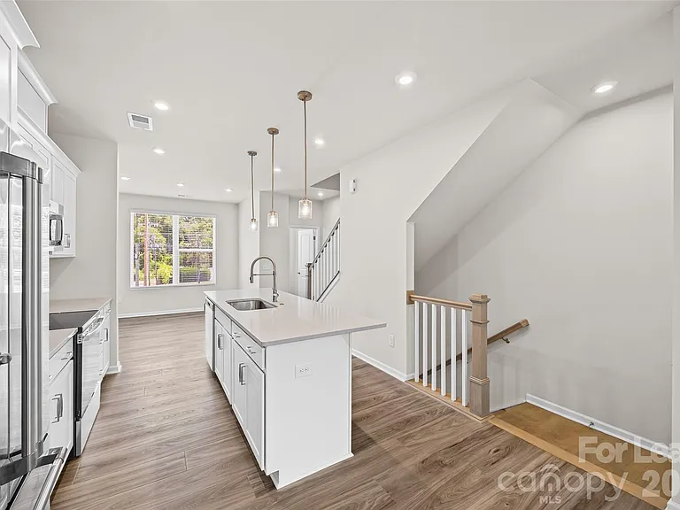 5640 Kingspan Dr — Photo 7