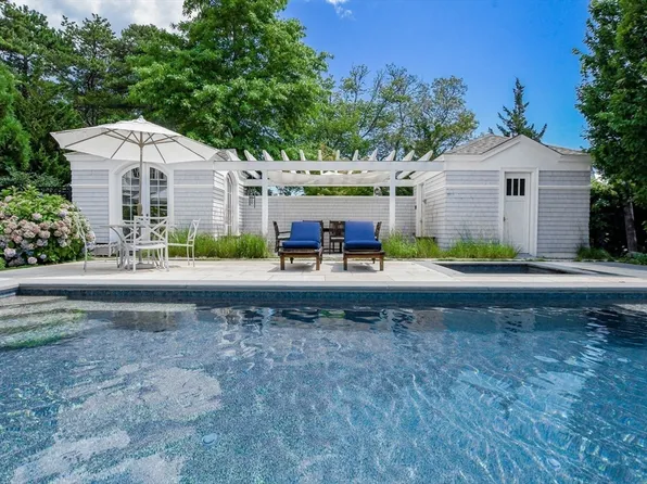 85 Moorings Rd, Marion, MA 02738