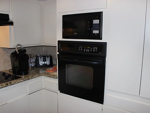 5th image of 312 E University Ave