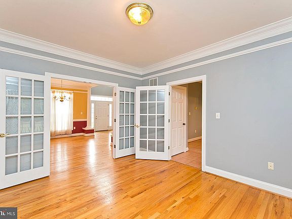 3rd image of 112 Brenton Ct