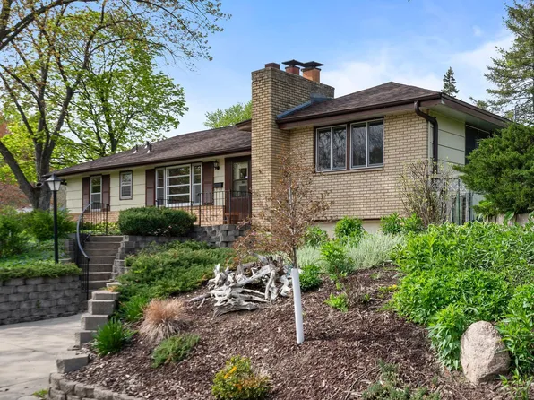 1100 Rhode Island Ave N, Golden Valley, MN 55427