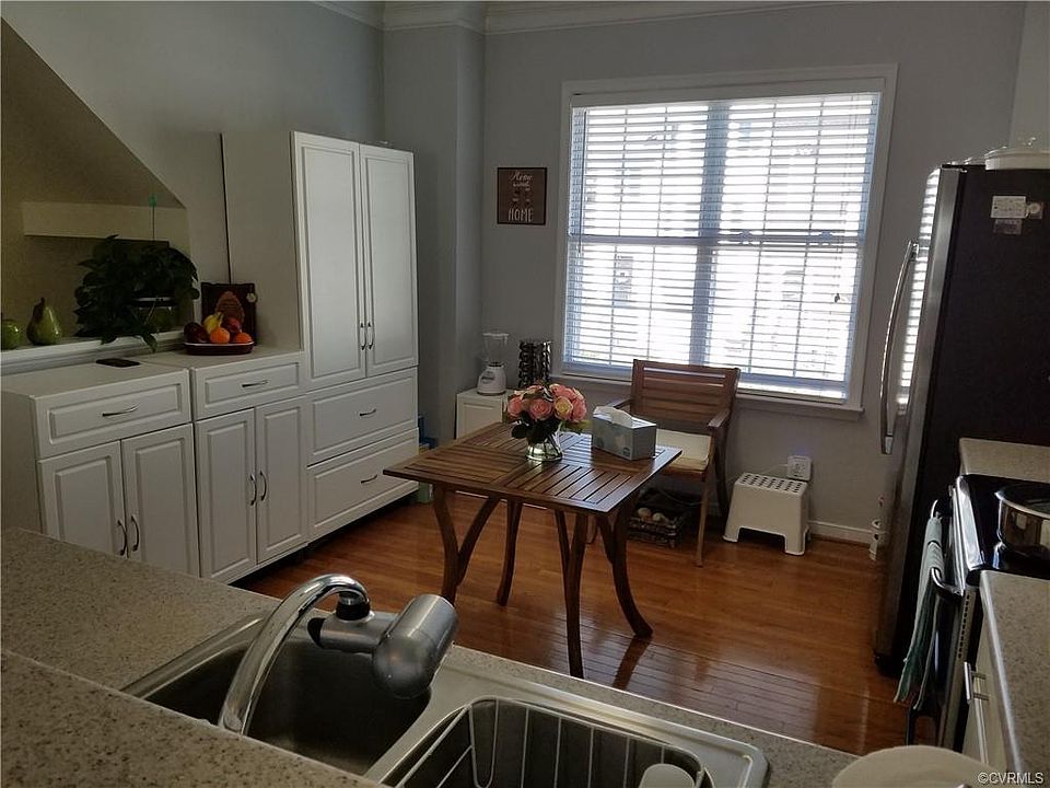 2nd image of 6913 Stratford Townes Way