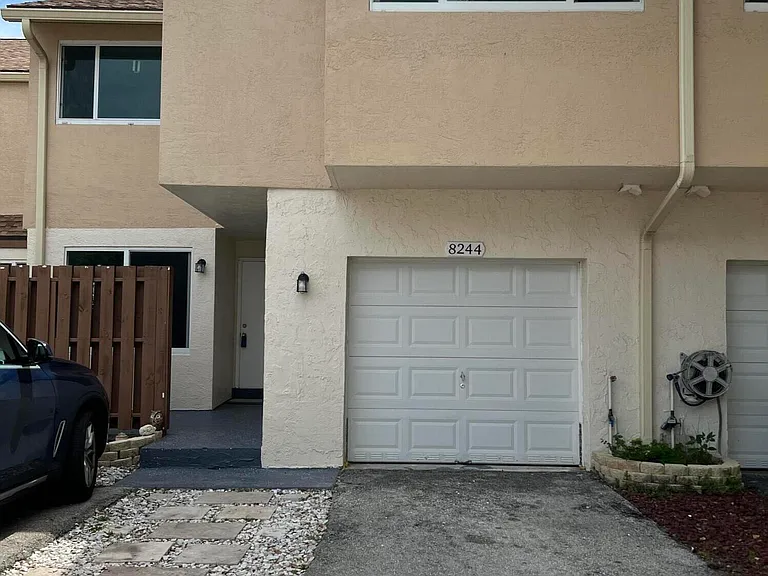 8244 NW 9th St #5 — Photo 2