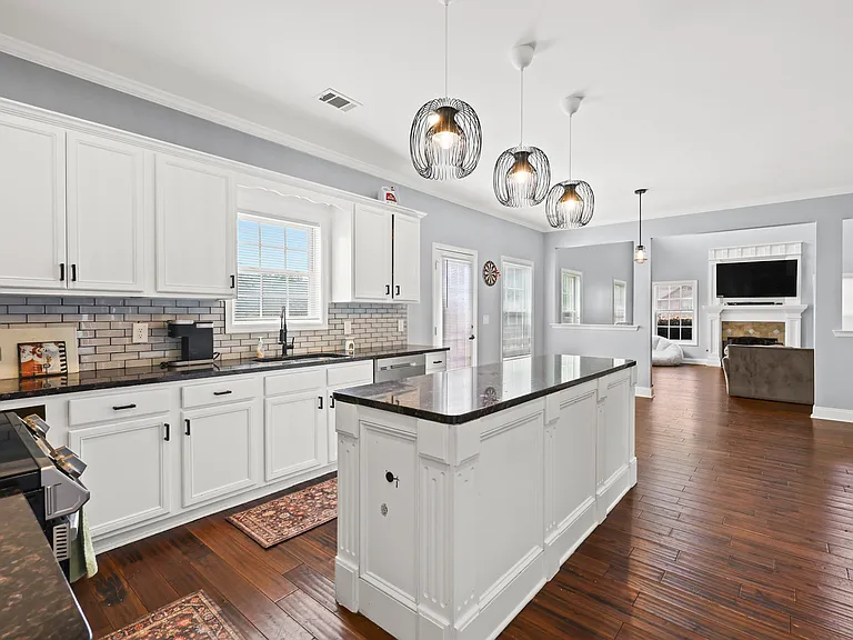50 Riverstone Dr — Photo 2