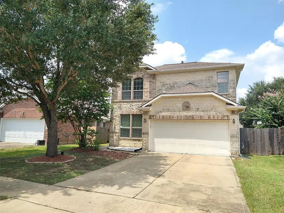 2315 Thorn Berry Creek Ln