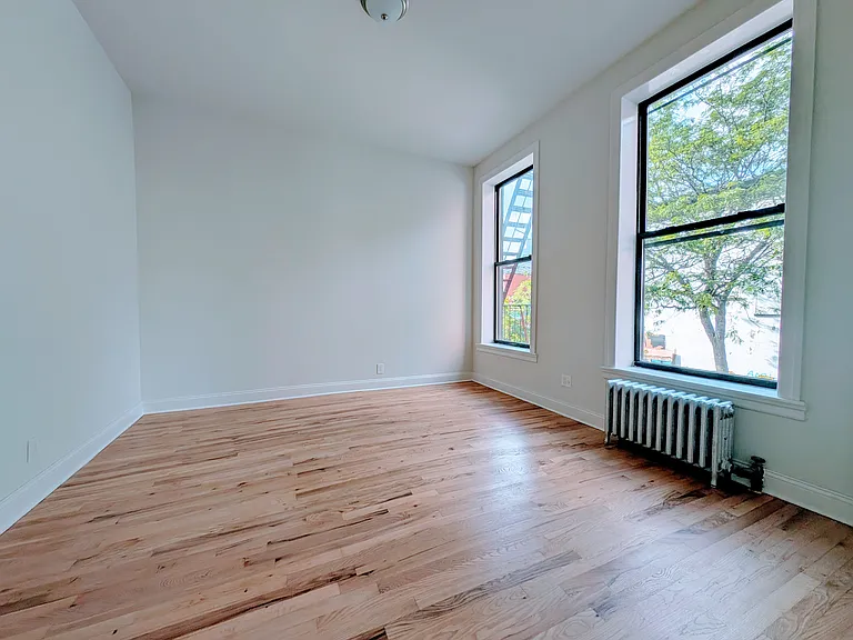 446 Dean St #2R — Photo 5