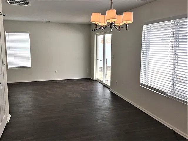 3 bed, 2.0 bath, 1494 sqft, $2,705 — Photo 4