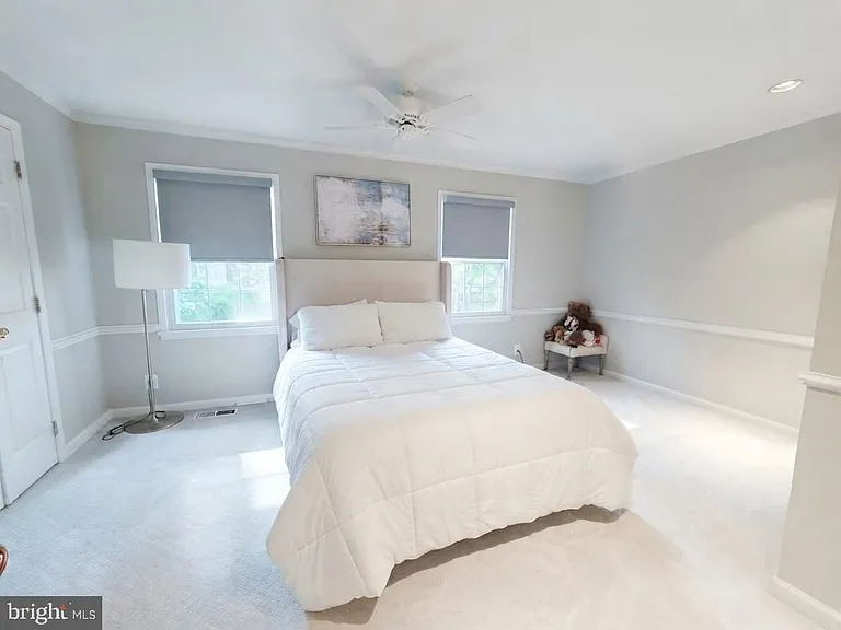 7629 Tiverton Dr — Photo 9