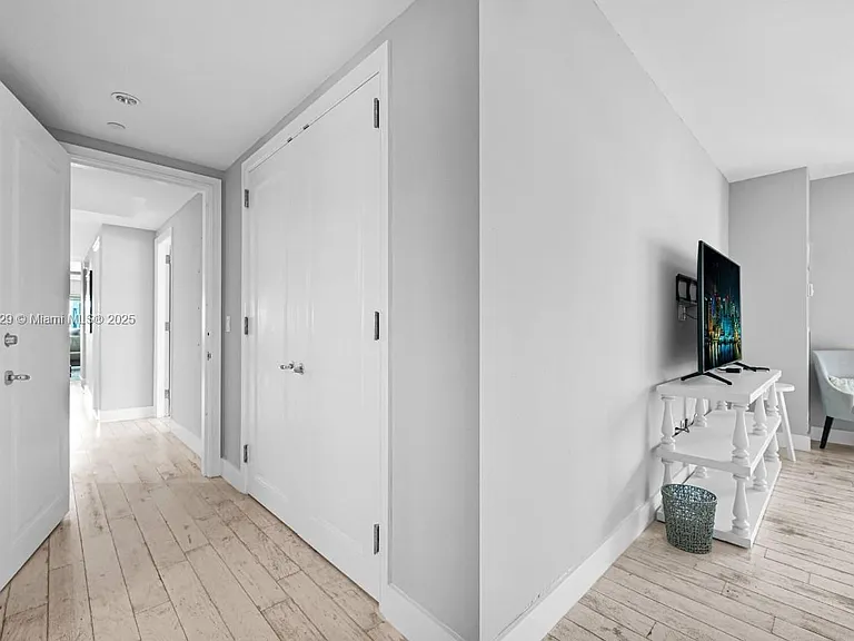 1435 Brickell Ave #3401 — Photo 8