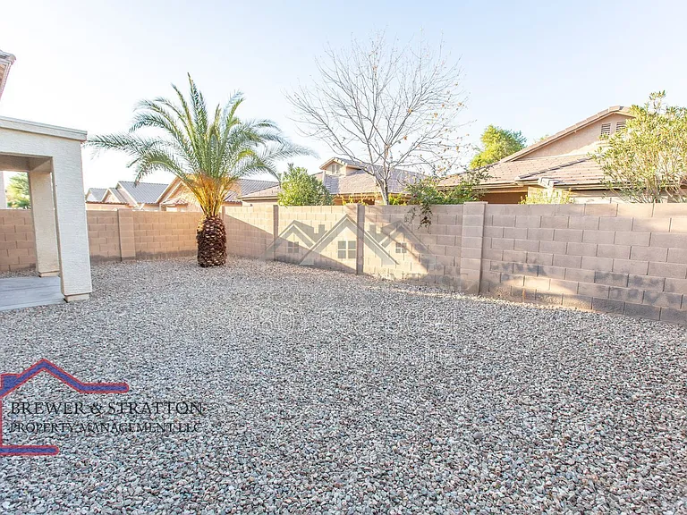 5816 W Gwen St — Photo 46