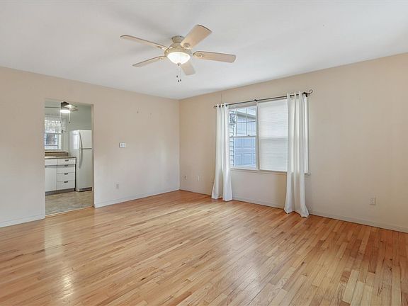3rd image of 1030 Marcy St