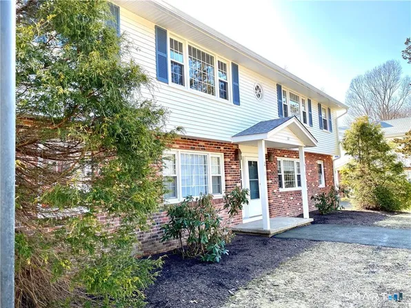 27 College Street #4, Clinton, CT 06413