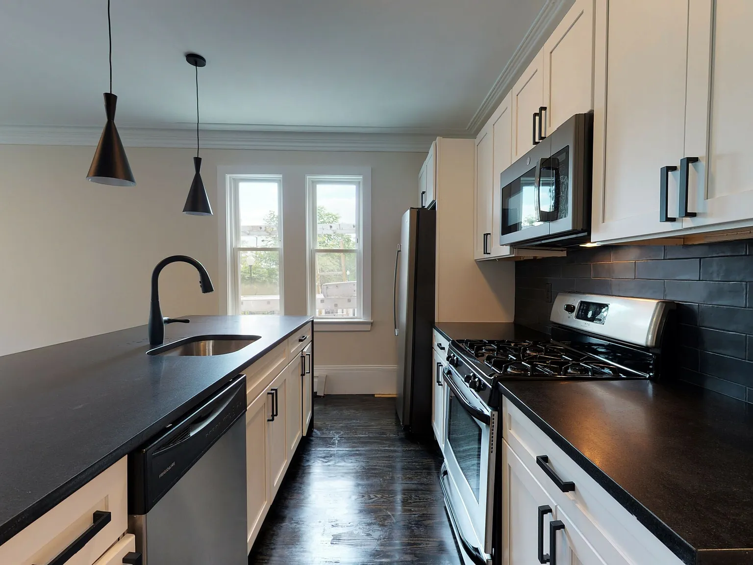 5 bed, $9,500 — Photo 3