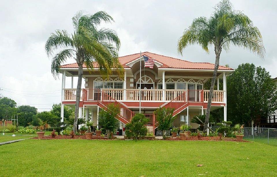 1st image of 102 Bayou Dr