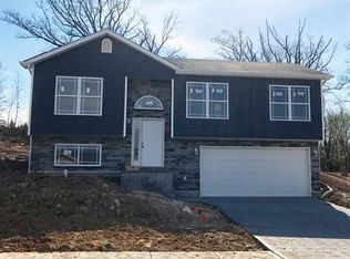 10374 Hawks Nest Dr, Hillsboro, MO 63050