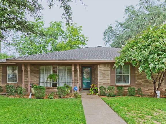 2nd image of 2701 Peachtree Ln