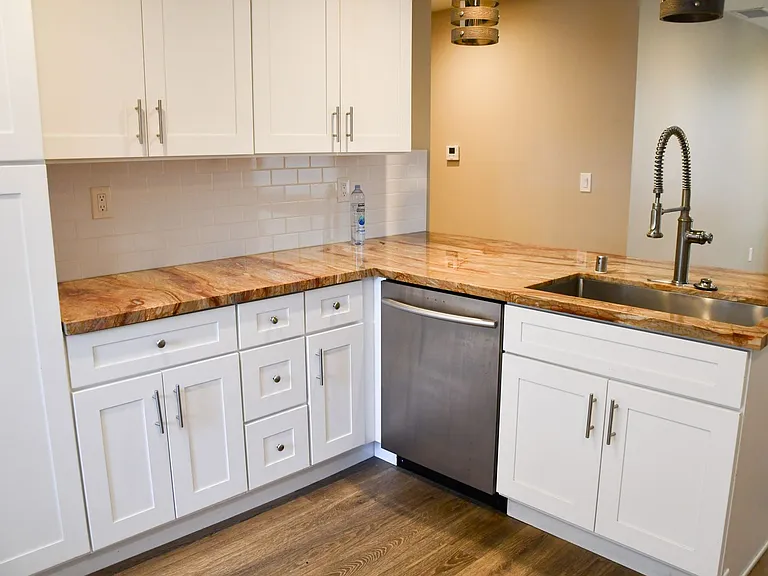 874 N Orange St — Photo 11