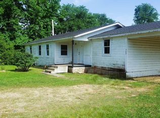 303 S Center Point St, Nashville, AR 71852