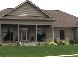 3975 Arrowood Dr, Columbus, IN 47203