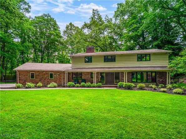 11012 Tanager Trl, Brecksville, OH 44141