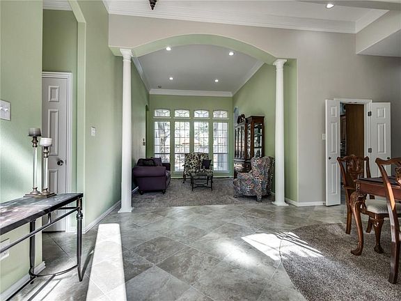 3rd image of 1213 Woodvale Dr