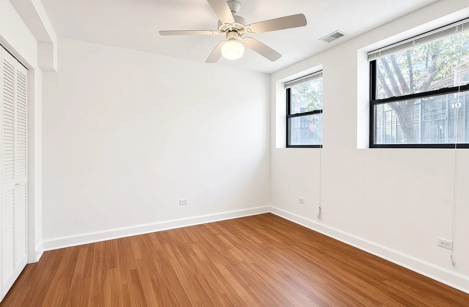 3700 N Sheffield Ave — Photo 3