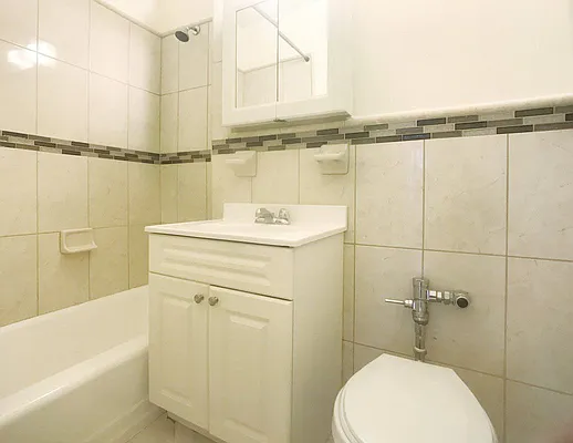 Rented by Bohemia Realty Group | media 11