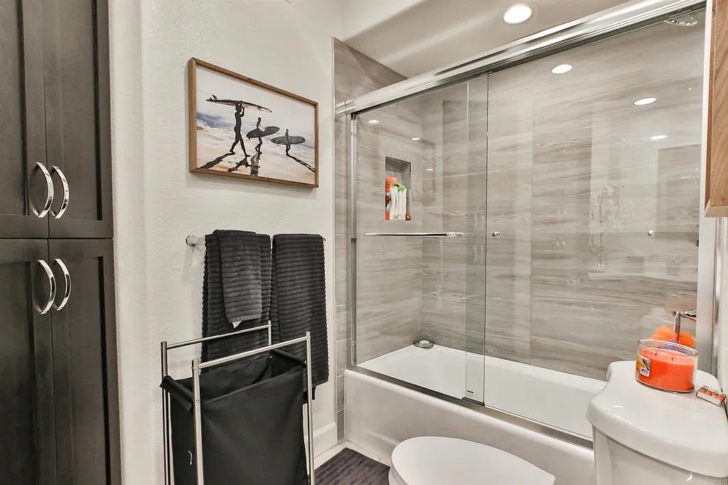 2 bed, 2.5 bath, 1841 sqft, $6,700 — Photo 4