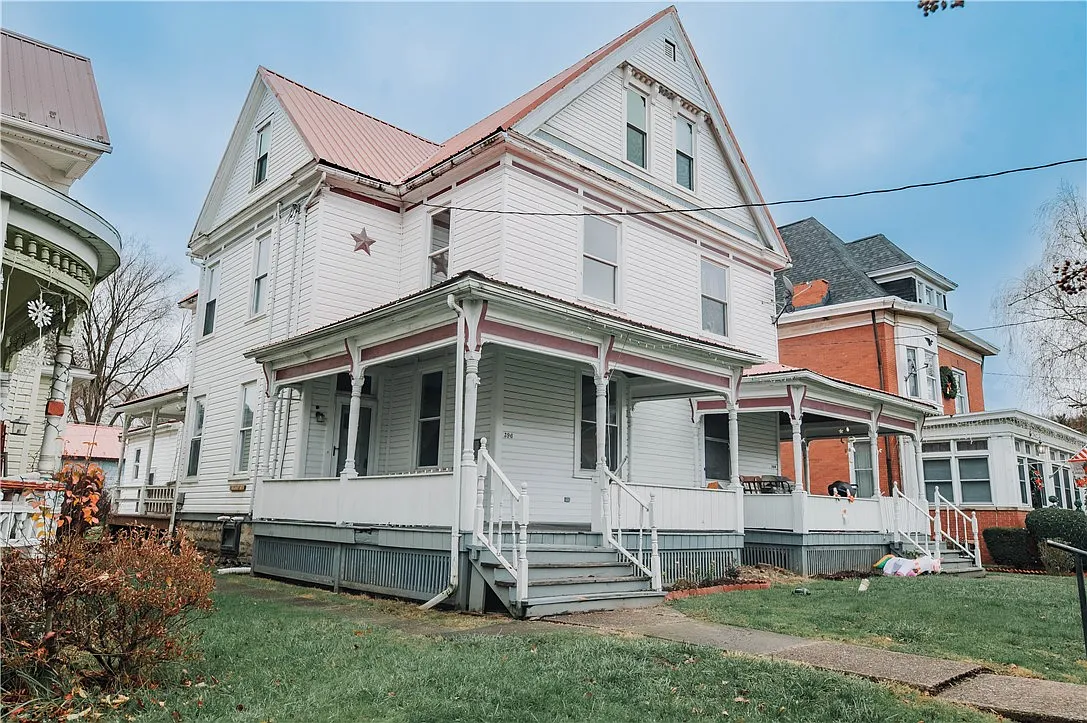 396 N McKean St photo 1