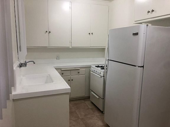 2nd image of 1605 N Martel Ave APT 1