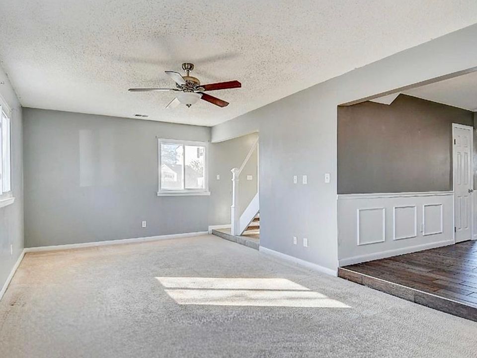 1st image of 727 Alder Cir #1